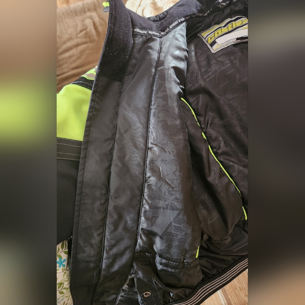Youth Bolt Castle Jacket - Picture 16 of 16
